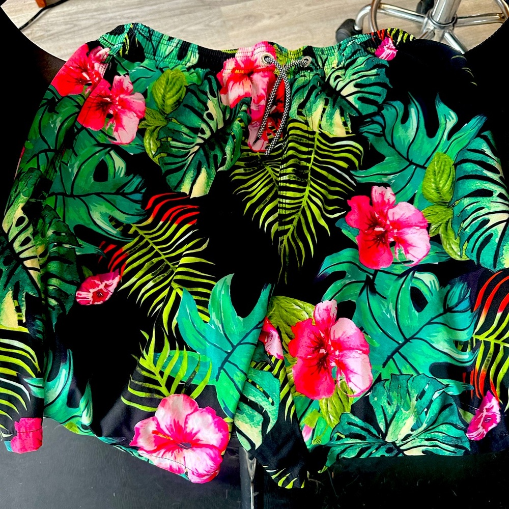 Men’s swim trunks